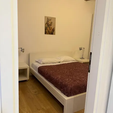 Apartamento Sauro 12 *