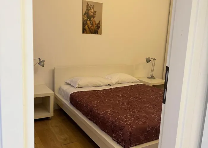 Appartement Sauro 12 *